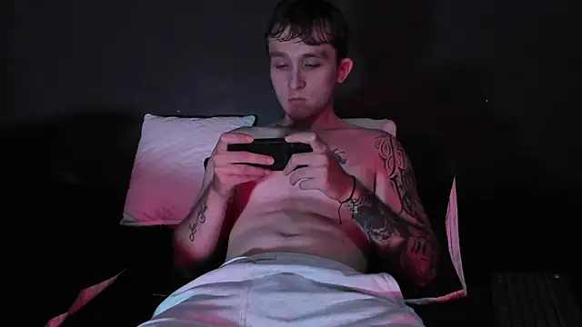 Dylanwhite23  online show from November 2025 09:16:01 PM