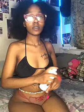 Snapshot of naughtybitches5 chatting on March 2025 03:41:02 AM naughtybitches5 online show from March 2025 03:41:02 AM