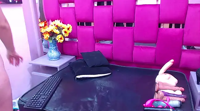 Snapshot of Lya_Anal chatting on February 2025 06:20:01 AM Lya Anal online show from February 2025 06:20:01 AM