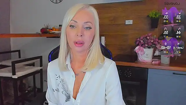 Miya Kisss online show from November 2025 02:39:02 PM