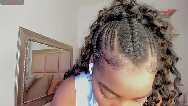 Snapshot of Kendy_Wilkinson chatting on December 2024 12:16:02 PM Kendy Wilkinson online show from December 2024 12:16:02 PM