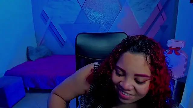 Snapshot of AngelaCoffee chatting on November 2025 12:00:02 AM AngelaCoffee online show from November 2025 12:00:02 AM