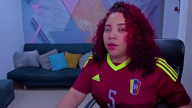 Snapshot of AngelaCoffee chatting on November 2025 03:41:01 AM AngelaCoffee online show from November 2025 03:41:01 AM