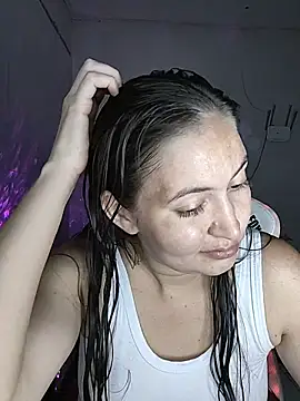 Snapshot of dani123unica chatting on November 2025 03:45:01 PM dani123unica online show from November 2025 03:45:01 PM