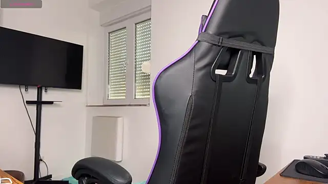 Snapshot of Caliiie-of chatting on November 2025 07:08:02 AM Caliiie-of online show from November 2025 07:08:02 AM