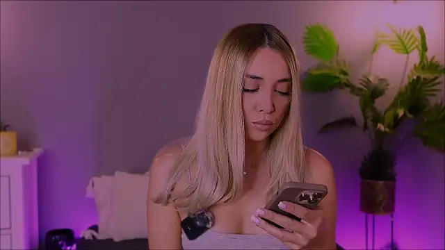 Snapshot of Jessielle chatting on November 2025 10:21:01 AM Jessielle online show from November 2025 10:21:01 AM