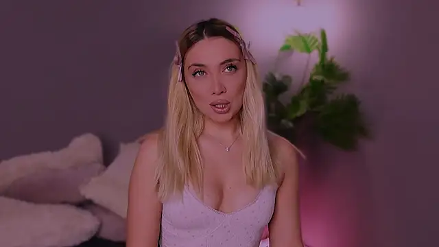 Snapshot of Jessielle chatting on December 2025 07:34:01 AM Jessielle online show from December 2025 07:34:01 AM