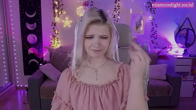 Moonlight Mia online show from March 2025 07:20:02 PM