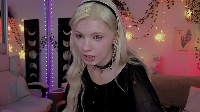 Moonlight Mia online show from October 2025 11:21:02 PM