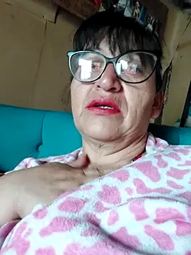 clarita 01 online show from November 2025 11:42:01 AM