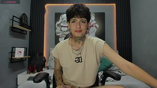 Snapshot of Ethan_lennox chatting on October 2025 03:23:02 PM Ethan lennox online show from October 2025 03:23:02 PM