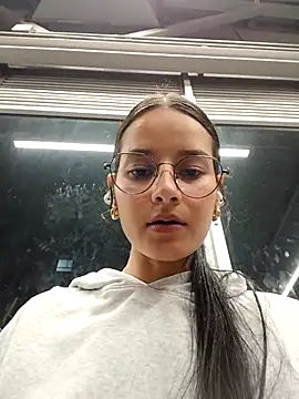 Snapshot of _vaness chatting on July 2026 05:22:01 AM vaness online show from July 2026 05:22:01 AM