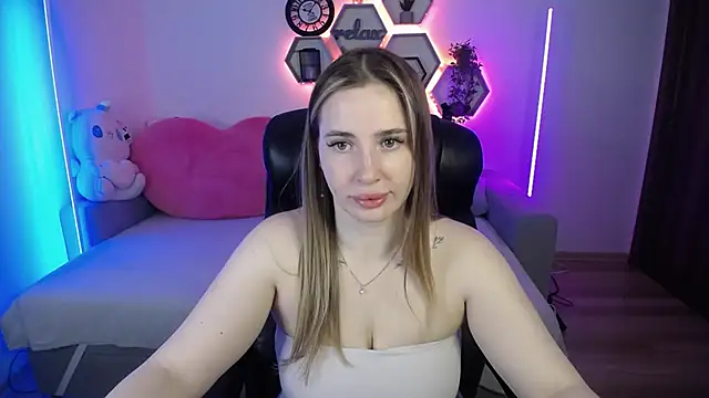 Snapshot of SabrinViolet chatting on June 2026 08:09:02 AM SabrinViolet online show from June 2026 08:09:02 AM