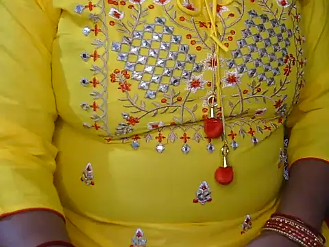 Snapshot of Cute_Ruhi99 chatting on February 2025 08:33:02 AM Cute Ruhi99 online show from February 2025 08:33:02 AM