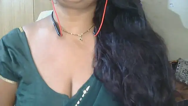 Snapshot of Cute_Ruhi99 chatting on October 2025 06:55:01 AM Cute Ruhi99 online show from October 2025 06:55:01 AM