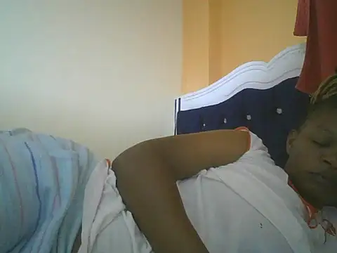 Snapshot of clakemmy250 chatting on February 2025 09:10:01 PM clakemmy250 online show from February 2025 09:10:01 PM