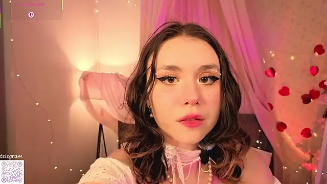 Snapshot of lilly_Cherry_ chatting on May 2026 11:18:01 AM lilly Cherry online show from May 2026 11:18:01 AM