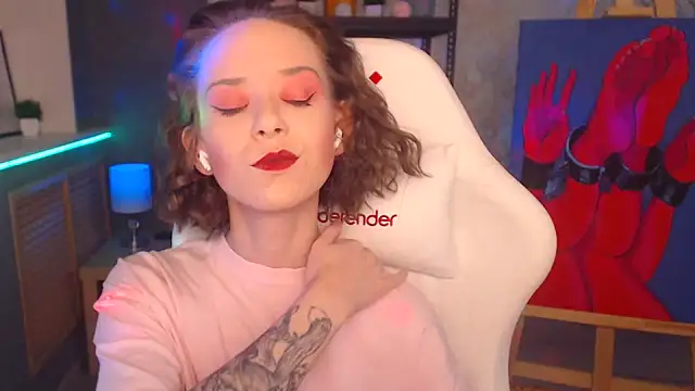 Snapshot of FascinatingEyess chatting on December 2024 06:24:02 PM FascinatingEyess online show from December 2024 06:24:02 PM