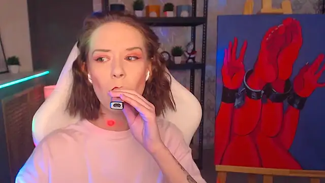 Snapshot of FascinatingEyess chatting on January 2025 08:09:01 PM FascinatingEyess online show from January 2025 08:09:01 PM