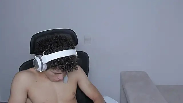 laurent nova online show from September 2025 12:16:02 PM