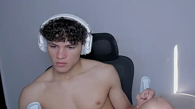 laurent nova online show from October 2025 06:14:02 PM