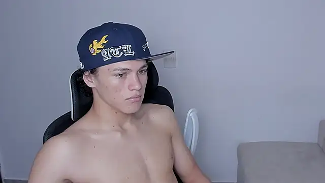 laurent nova online show from November 2025 06:21:02 PM