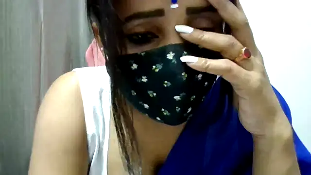 Snapshot of Queenhimanshi chatting on November 2025 09:05:02 PM Queenhimanshi online show from November 2025 09:05:02 PM