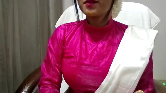 Snapshot of Queenhimanshi chatting on November 2025 05:35:01 PM Queenhimanshi online show from November 2025 05:35:01 PM