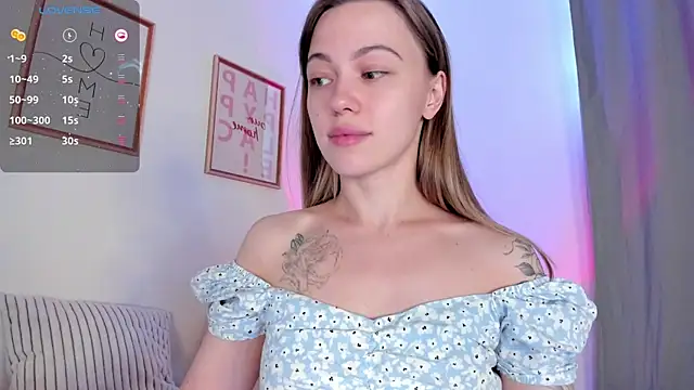 Snapshot of damn_cutie chatting on June 2026 02:44:02 PM damn cutie online show from June 2026 02:44:02 PM