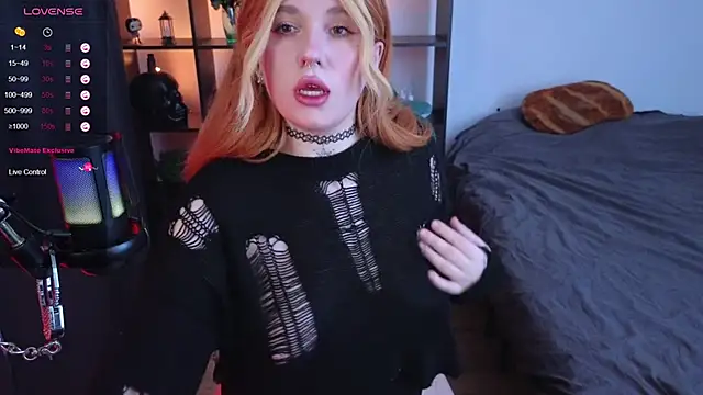 Snapshot of The_Full_Red_Moon chatting on February 2025 11:23:02 AM The Full Red Moon online show from February 2025 11:23:02 AM