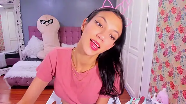 Snapshot of Iris_Stone_ chatting on December 2024 08:00:01 PM Iris Stone online show from December 2024 08:00:01 PM