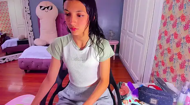 Snapshot of Iris_Stone_ chatting on January 2025 10:30:01 AM Iris Stone online show from January 2025 10:30:01 AM