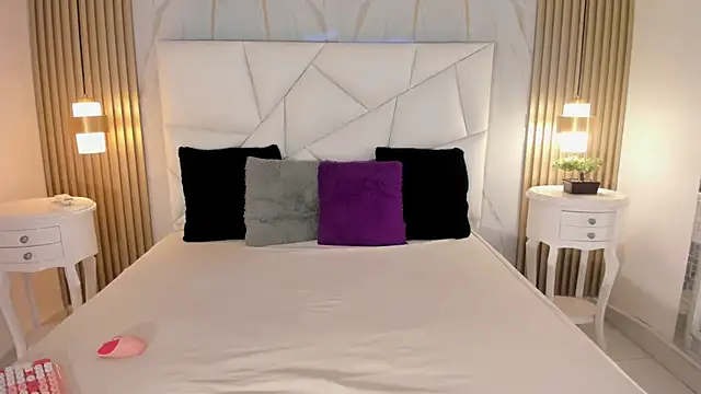 belacampbell online show from September 2025 05:08:02 AM