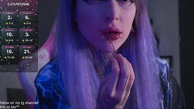 Snapshot of fraulein_mooon chatting on November 2025 02:45:01 AM fraulein mooon online show from November 2025 02:45:01 AM