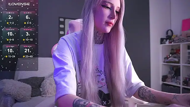 Snapshot of fraulein_mooon chatting on January 2026 06:24:02 PM fraulein mooon online show from January 2026 06:24:02 PM