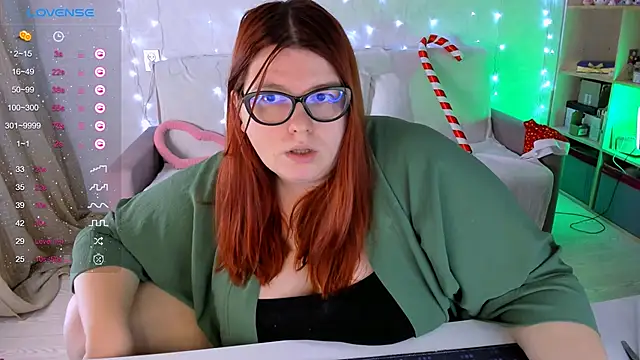 Snapshot of Melissa_Purr chatting on December 2024 02:43:02 PM Melissa Purr online show from December 2024 02:43:02 PM