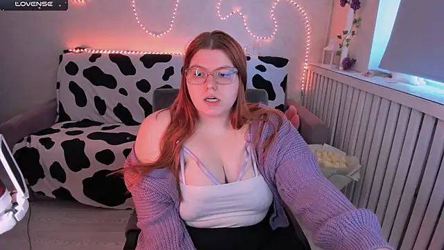 Snapshot of Melissa_Purr chatting on September 2025 04:25:02 AM Melissa Purr online show from September 2025 04:25:02 AM