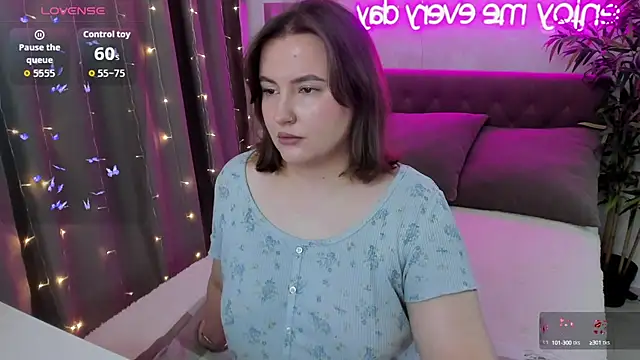 FeralPeach online show from October 2025 03:48:01 AM