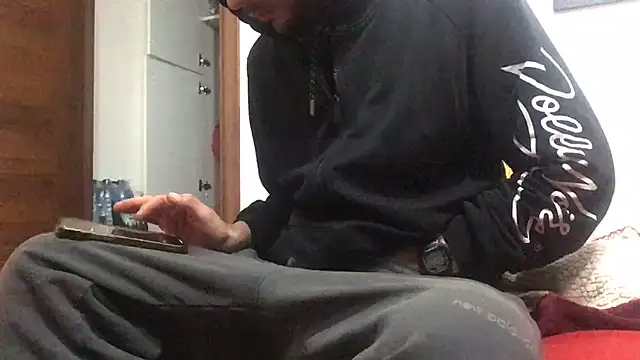 Snapshot of DragonPink chatting on January 2025 03:45:01 PM DragonPink online show from January 2025 03:45:01 PM