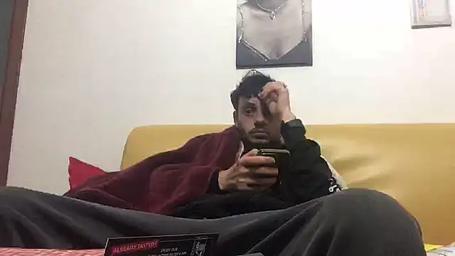 Snapshot of DragonPink chatting on January 2025 11:44:01 PM DragonPink online show from January 2025 11:44:01 PM