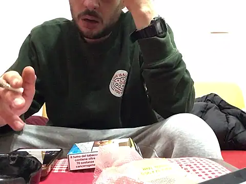 Snapshot of DragonPink chatting on January 2025 11:14:01 PM DragonPink online show from January 2025 11:14:01 PM