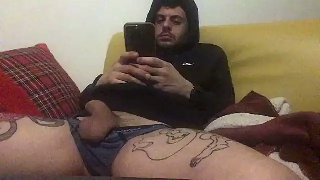 Snapshot of DragonPink chatting on January 2025 02:37:01 AM DragonPink online show from January 2025 02:37:01 AM