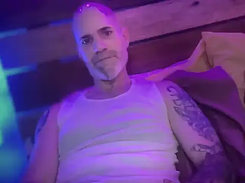 Snapshot of NC_Bald_and_Beautiful chatting on December 2025 11:39:02 AM NC Bald and Beautiful online show from December 2025 11:39:02 AM