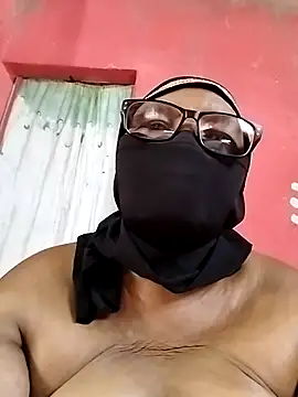 Snapshot of naughtygrannyXXX chatting on March 2025 06:04:02 AM naughtygrannyXXX online show from March 2025 06:04:02 AM