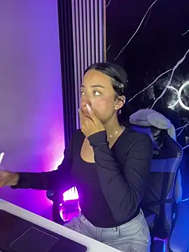 Ady 18 online show from December 2025 08:15:02 PM