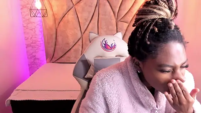 Snapshot of Queen_perla_ chatting on January 2025 11:35:01 AM Queen perla online show from January 2025 11:35:01 AM