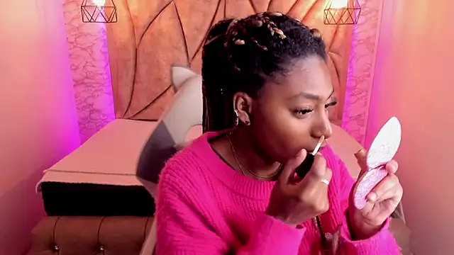 Snapshot of Queen_perla_ chatting on January 2025 12:17:01 PM Queen perla online show from January 2025 12:17:01 PM