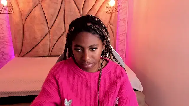 Snapshot of Queen_perla_ chatting on January 2025 12:16:01 PM Queen perla online show from January 2025 12:16:01 PM