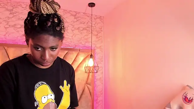 Snapshot of Queen_perla_ chatting on January 2025 12:07:01 AM Queen perla online show from January 2025 12:07:01 AM