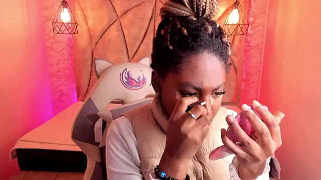 Snapshot of Queen_perla_ chatting on February 2025 12:37:01 PM Queen perla online show from February 2025 12:37:01 PM